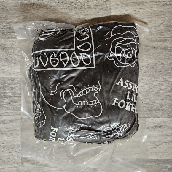 NEW! ALF Doodle Blanket - Picture 1 of 1